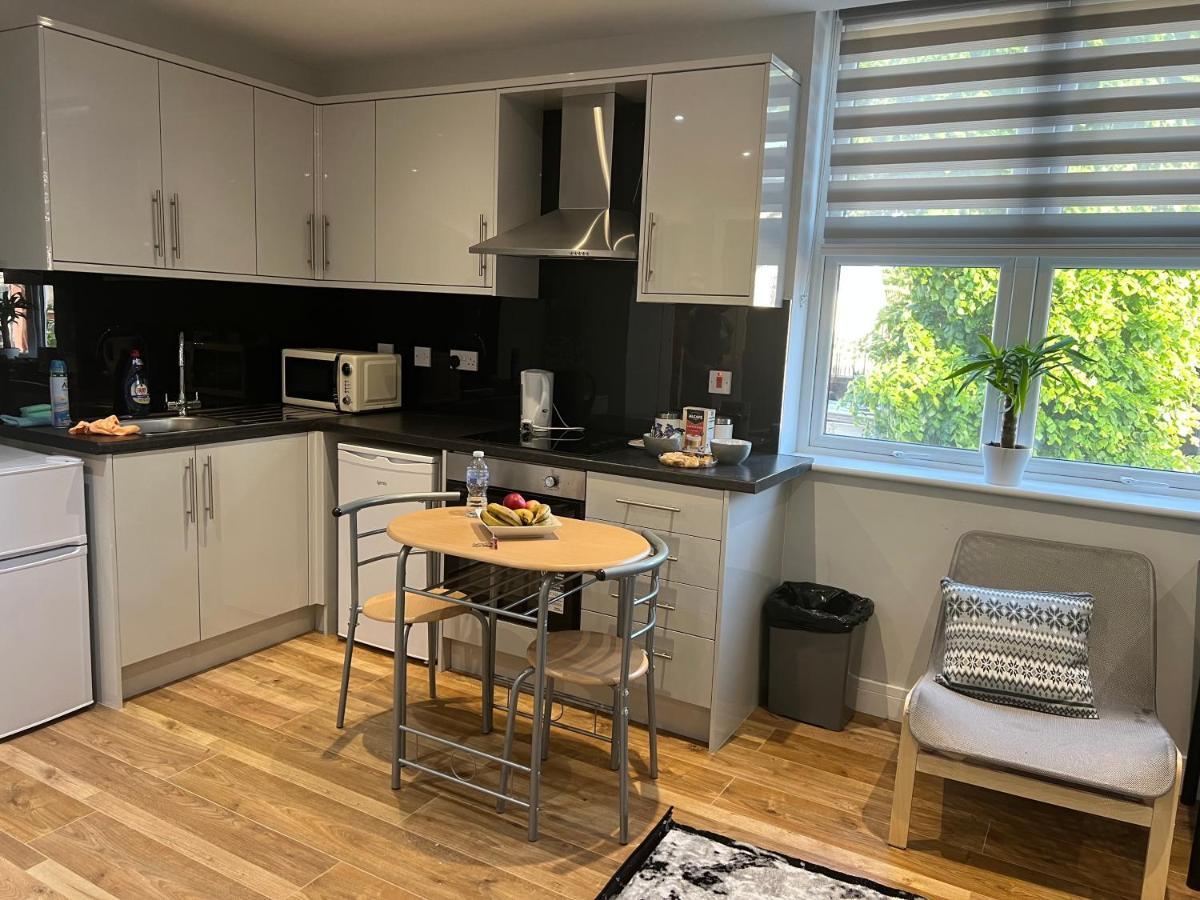 The Grande Residence - Close To Central London & Next To Northfield Tube Station Hanwell Екстер'єр фото